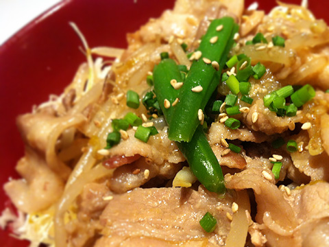 塩麹豚バラ丼